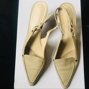 Etienne Aigner cream size8M shoes small heel